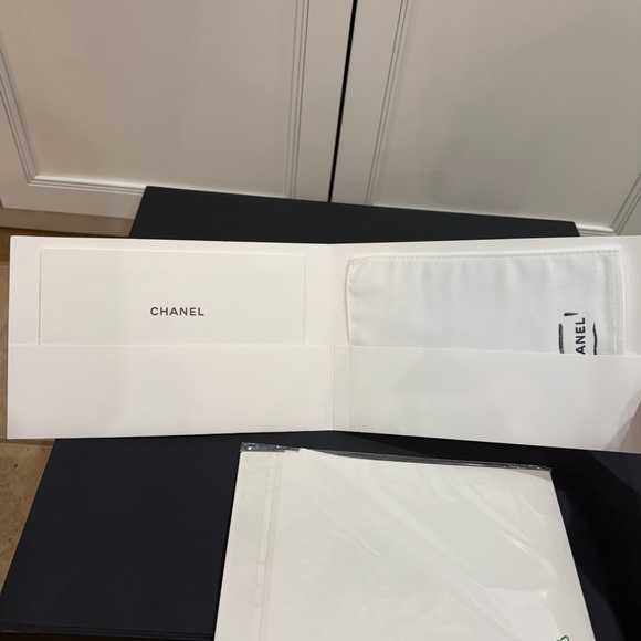 Chanel Magnetic Storage Box Lux Fold Authentication Cards Storage Clean - Picture 5 of 14